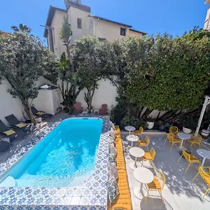 Mademoiselle Hotel